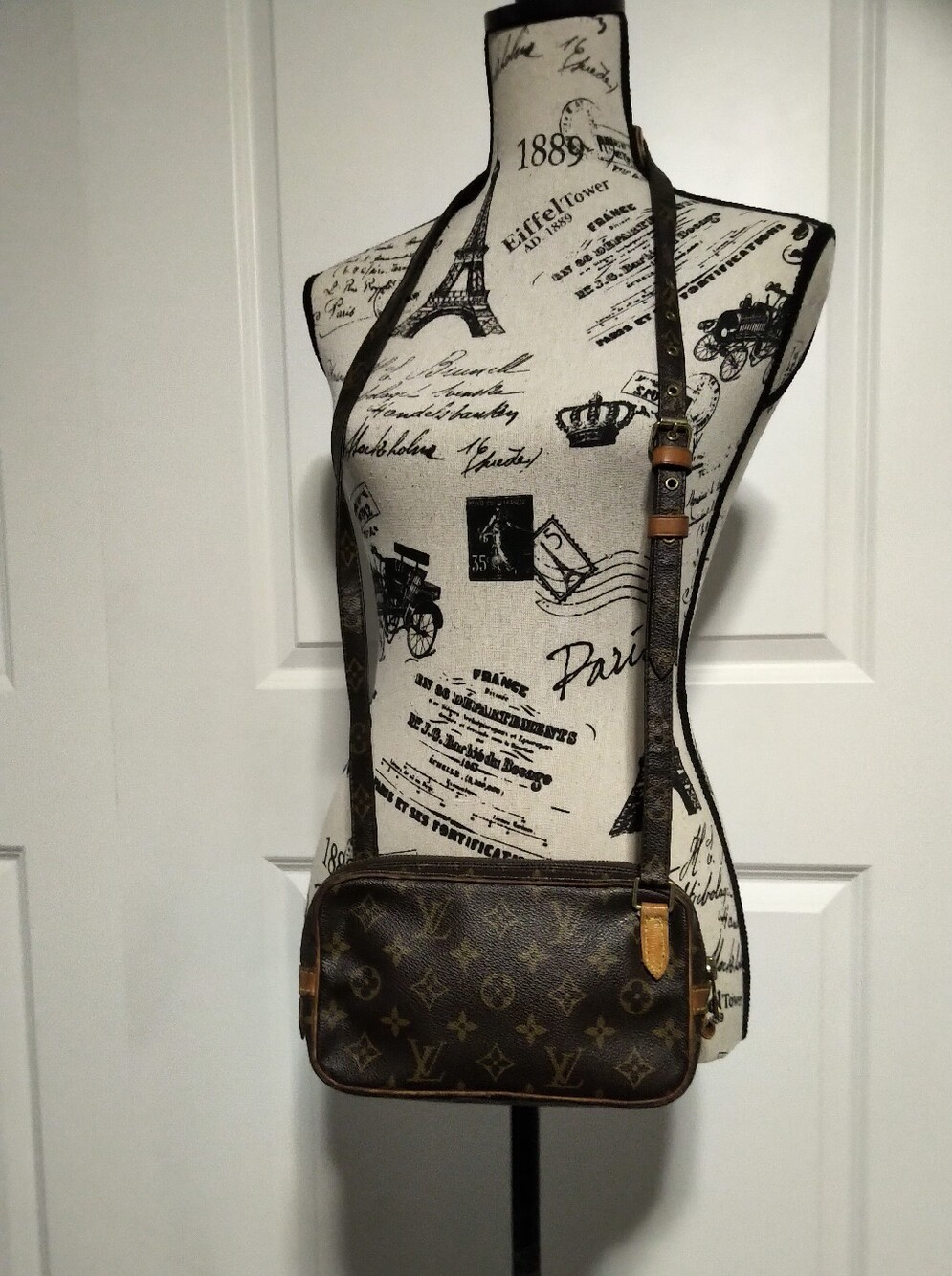 Authentic Vintage Louis Vuitton Pochette Marly Bandouliere